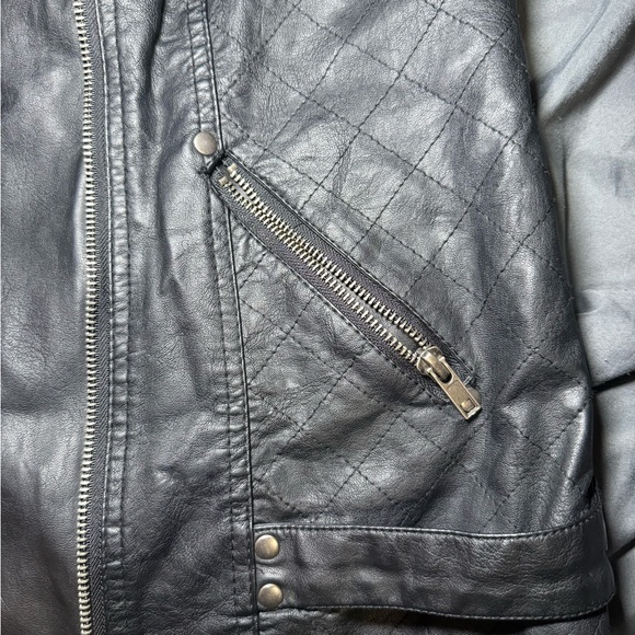 Vanity Black Leather Vest - Picture 3 of 5